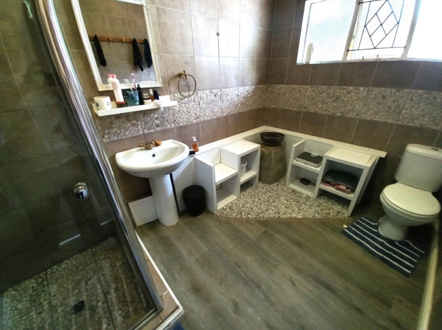 4 Bedroom Property for Sale in Generaal De Wet Free State